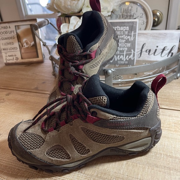 Waterproof Hiking Boot 